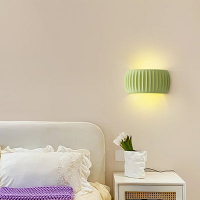 Scandinavian Ribbed Resin Wall Light – Stylish Accent Lighting for Bedrooms & Living Rooms