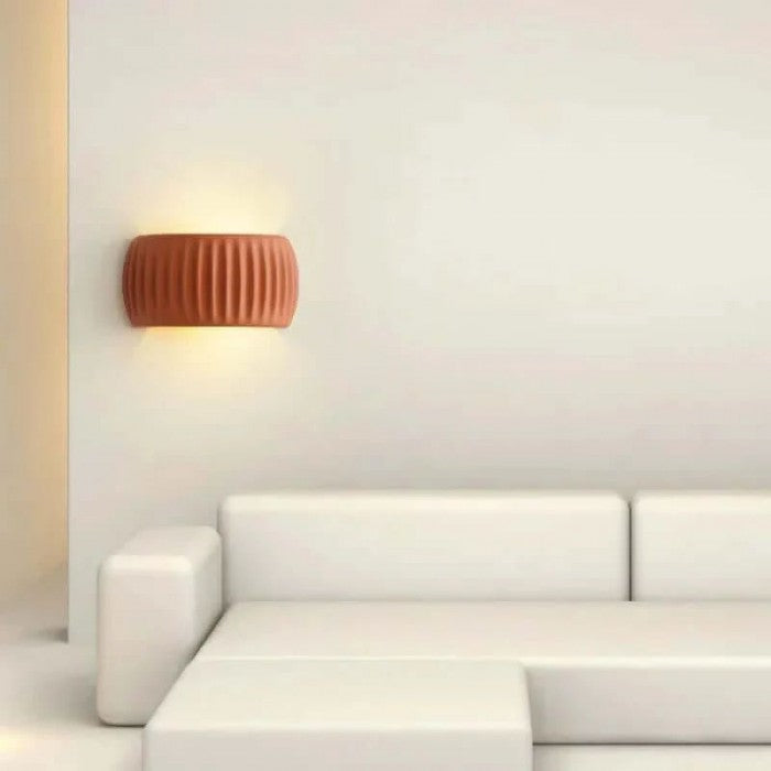 LumiDéco | Elegant Art Deco Wall Sconce with Striped Texture and Warm LED Light