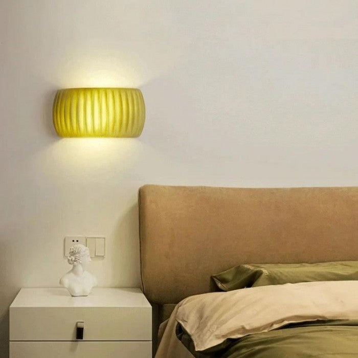 Scandinavian Ribbed Resin Wall Light – Stylish Accent Lighting for Bedrooms & Living Rooms