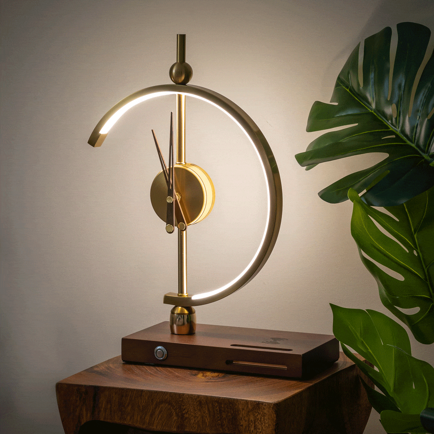 NagoyaLight™ Clock Lamp – Modern Lighting with Wireless Charging & Built-in Clock