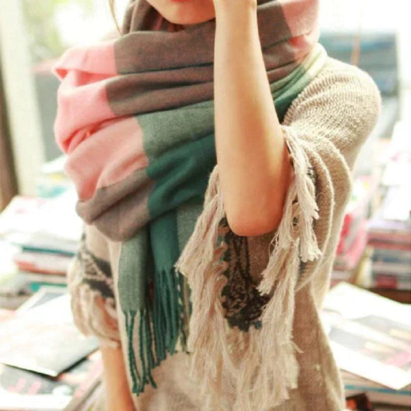 Elisa Cashmere Scarf – Warmth and Style for Cold Days