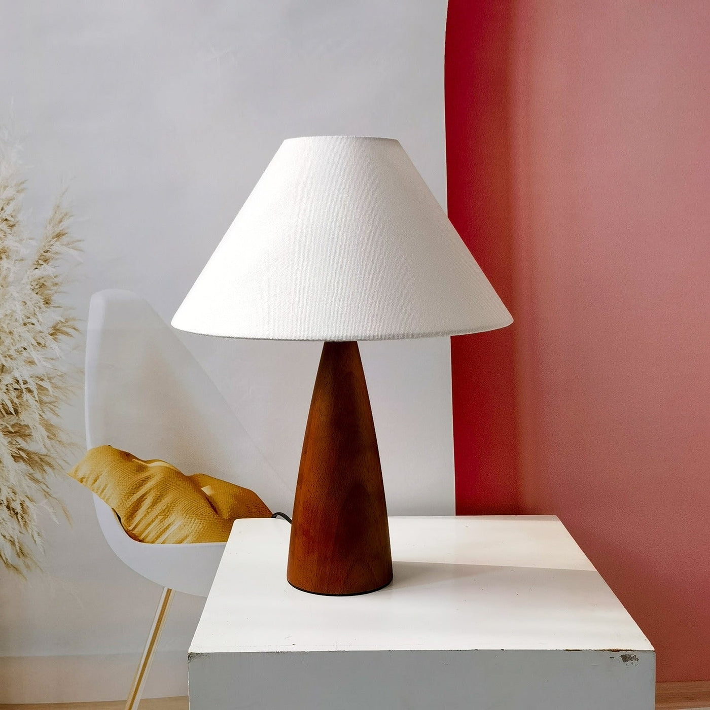 Century Style Solid Wood Table Lamp – Timeless Design with Warm LED Light