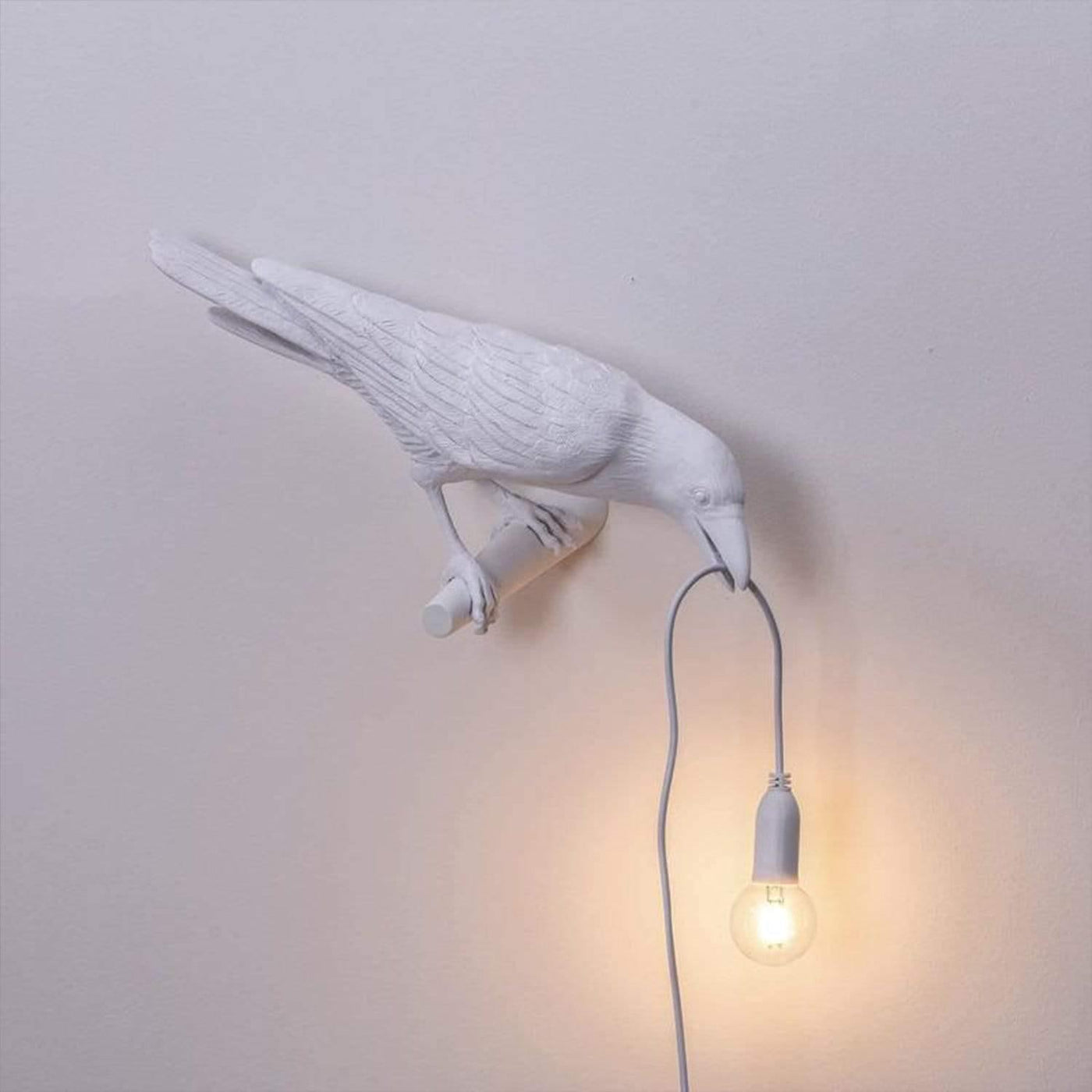 RavenGlow Lamp – Mystical & Elegant Lighting for a Unique Atmosphere