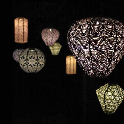 Solar Lantern Lights – Elegant Outdoor Lighting with Warm Glow