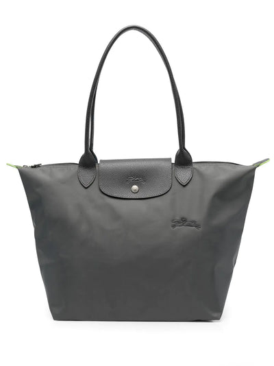 LuxeChic Handbag – Elegant and Practical Everyday Accessory
