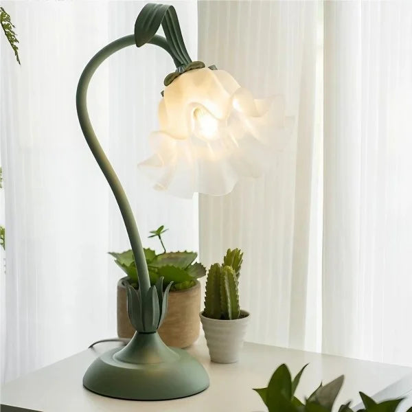 Vintage Adjustable Flower Table Lamp – Elegant Design with Functional Flexibility