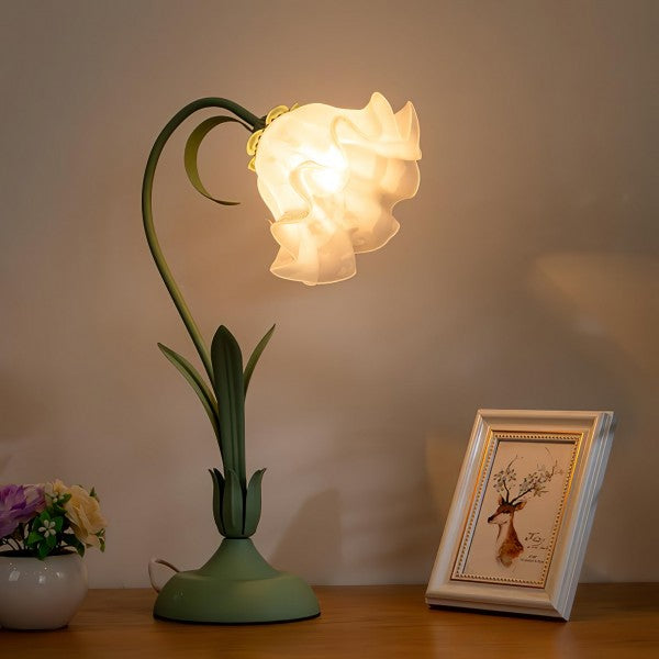 Vintage Adjustable Flower Table Lamp – Elegant Design with Functional Flexibility