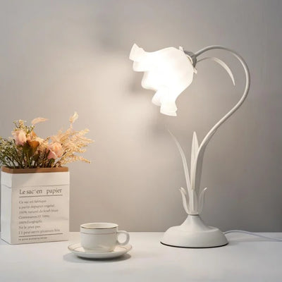 Vintage Adjustable Flower Table Lamp – Elegant Design with Functional Flexibility