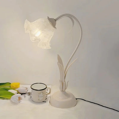 Vintage Adjustable Flower Table Lamp – Elegant Design with Functional Flexibility