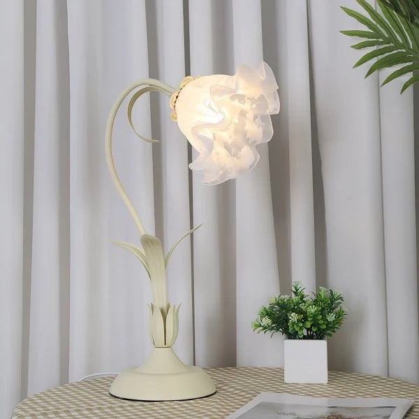 Vintage Adjustable Flower Table Lamp – Elegant Design with Functional Flexibility