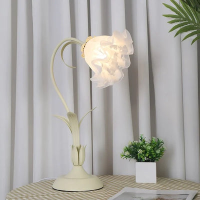 Vintage Adjustable Flower Table Lamp – Elegant Design with Functional Flexibility