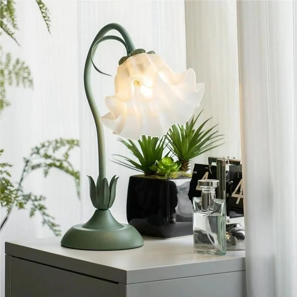 Vintage Adjustable Flower Table Lamp – Elegant Design with Functional Flexibility