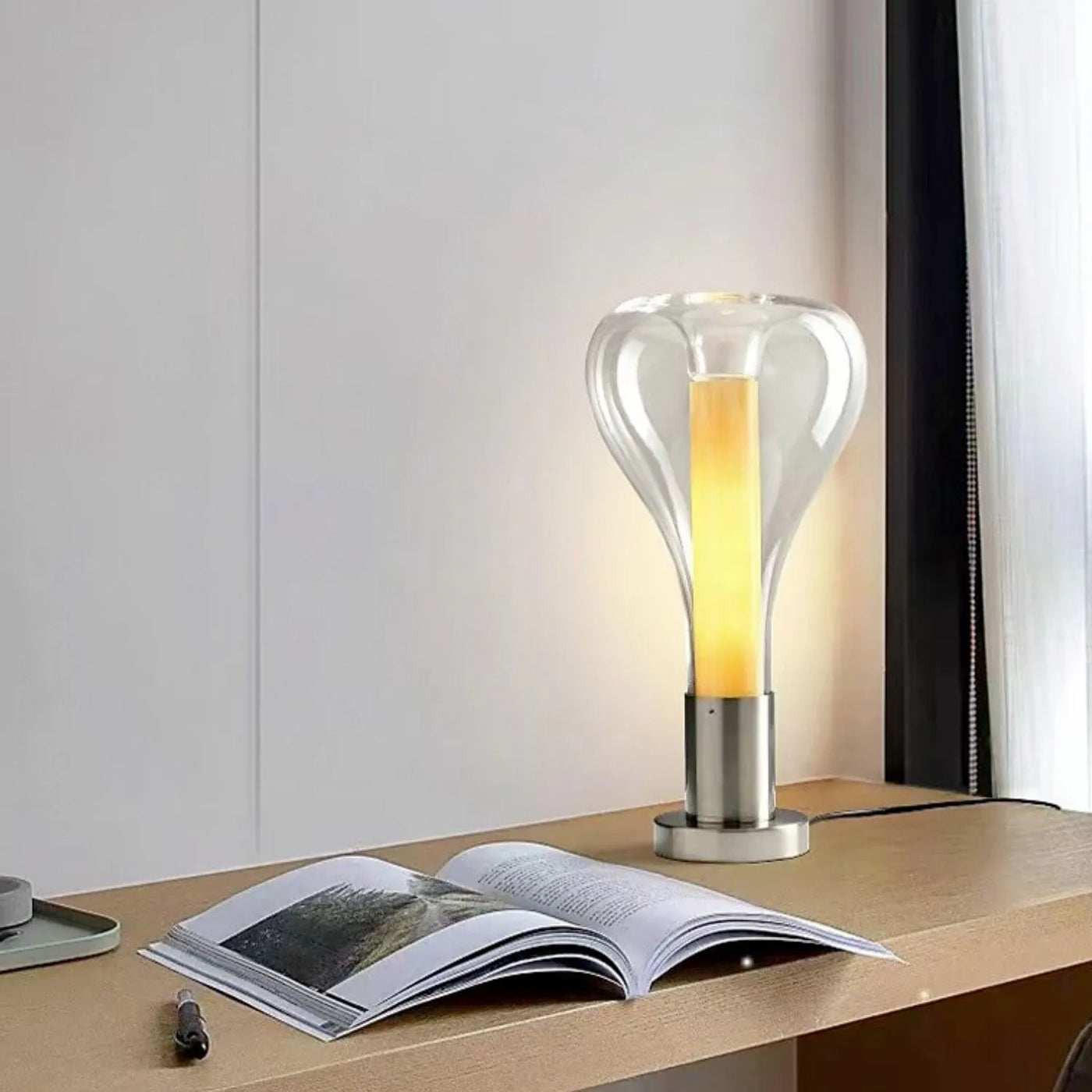 Lava Art LED Table Lamp – Mesmerising Flow for a Relaxing Ambience