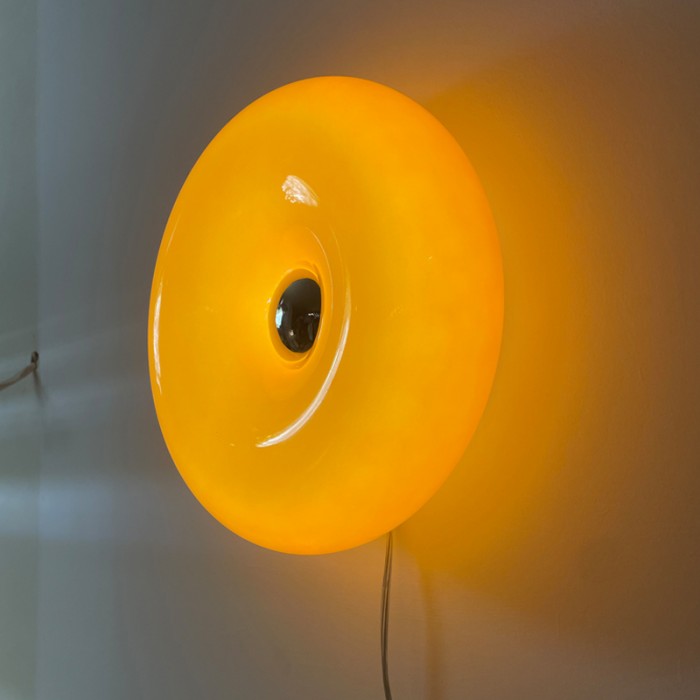 Bauhaus Donut Lamp – A Versatile Fusion of Art & Illumination