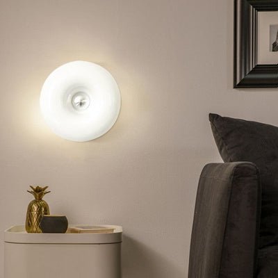 Bauhaus Donut Lamp – A Versatile Fusion of Art & Illumination