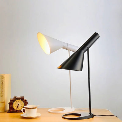 Modern LED Table Lamp – Adjustable & Elegant Task Lighting