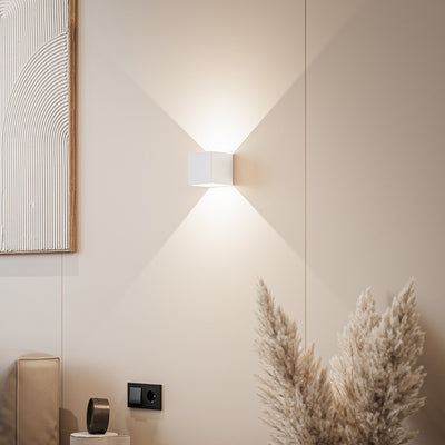 LumiGuard LED Wall Light – Warm, Weather-Resistant Outdoor Lighting